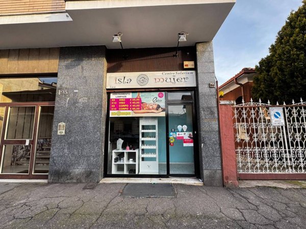 negozio in vendita a Nichelino