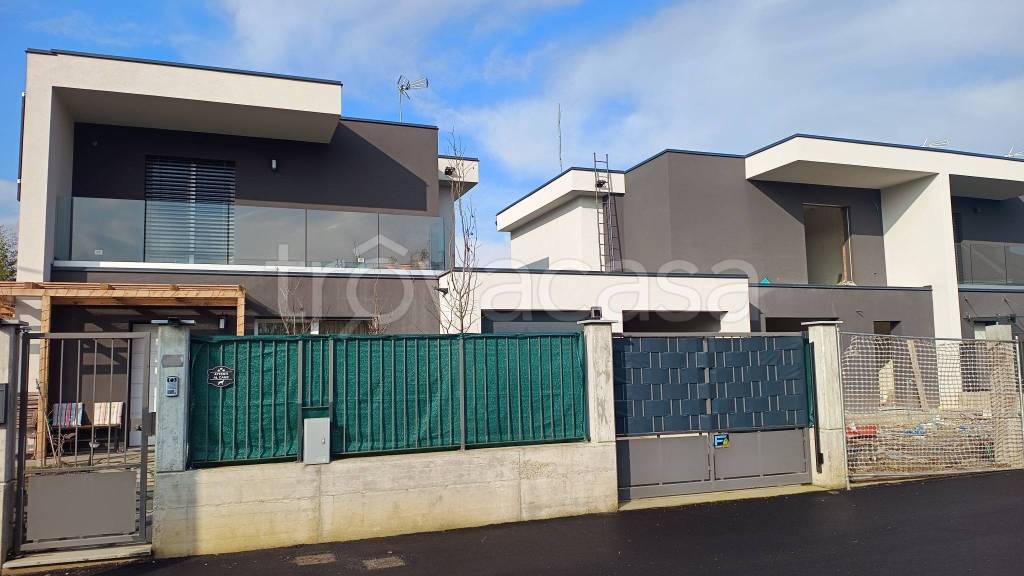 casa indipendente in vendita a Nichelino