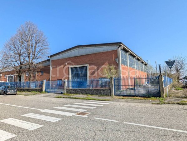 locale commerciale in vendita a Nichelino