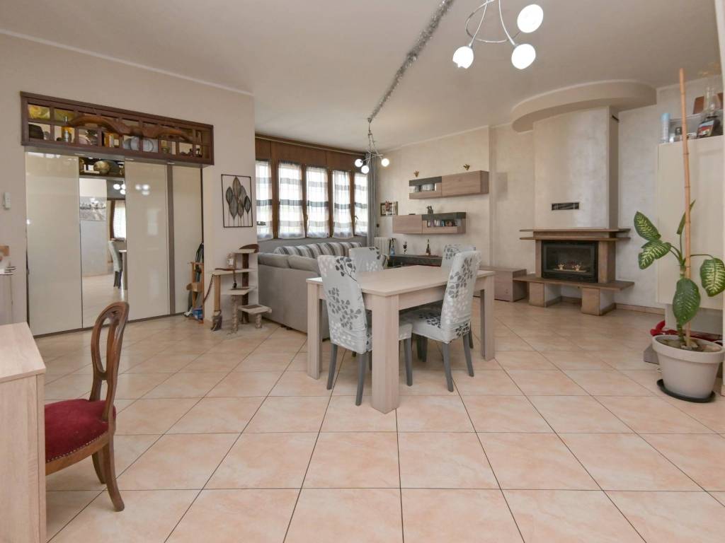 casa indipendente in vendita a Nichelino