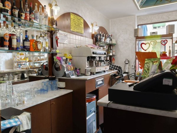 negozio in vendita a Nichelino