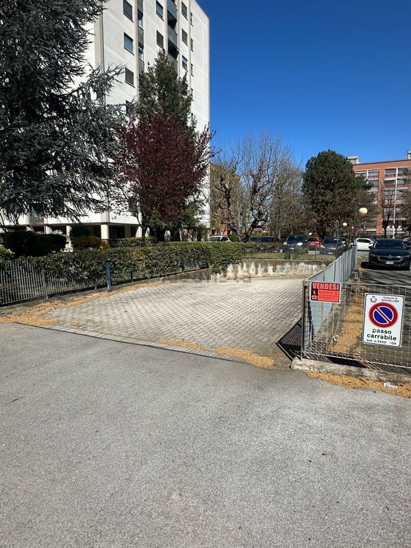 locale di sgombero in vendita a Nichelino