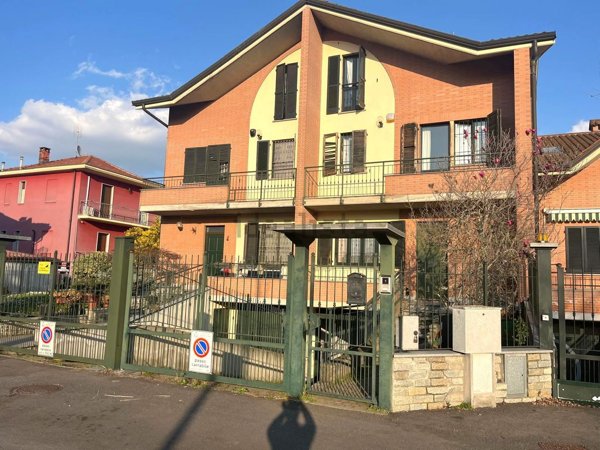 casa indipendente in vendita a Nichelino