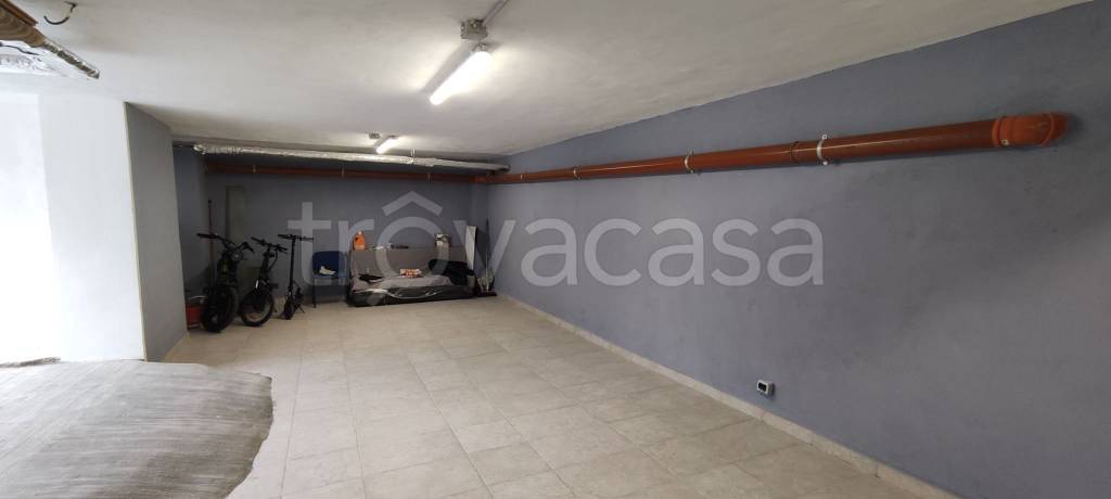 locale commerciale in vendita a Nichelino