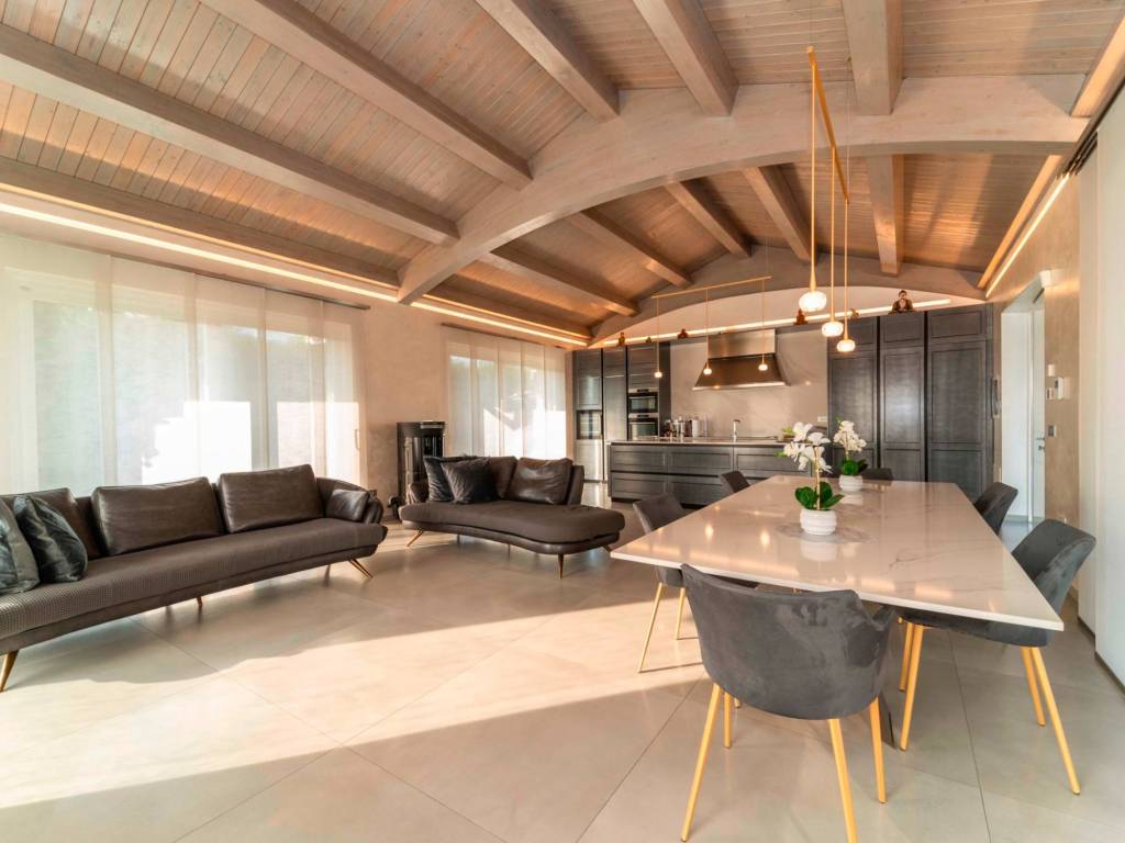 casa indipendente in vendita a Nichelino