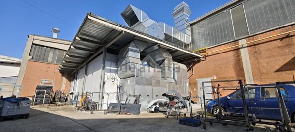 capannone in vendita a Nichelino