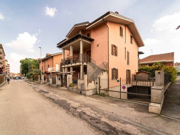 casa indipendente in vendita a Nichelino