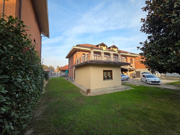 casa indipendente in vendita a Nichelino