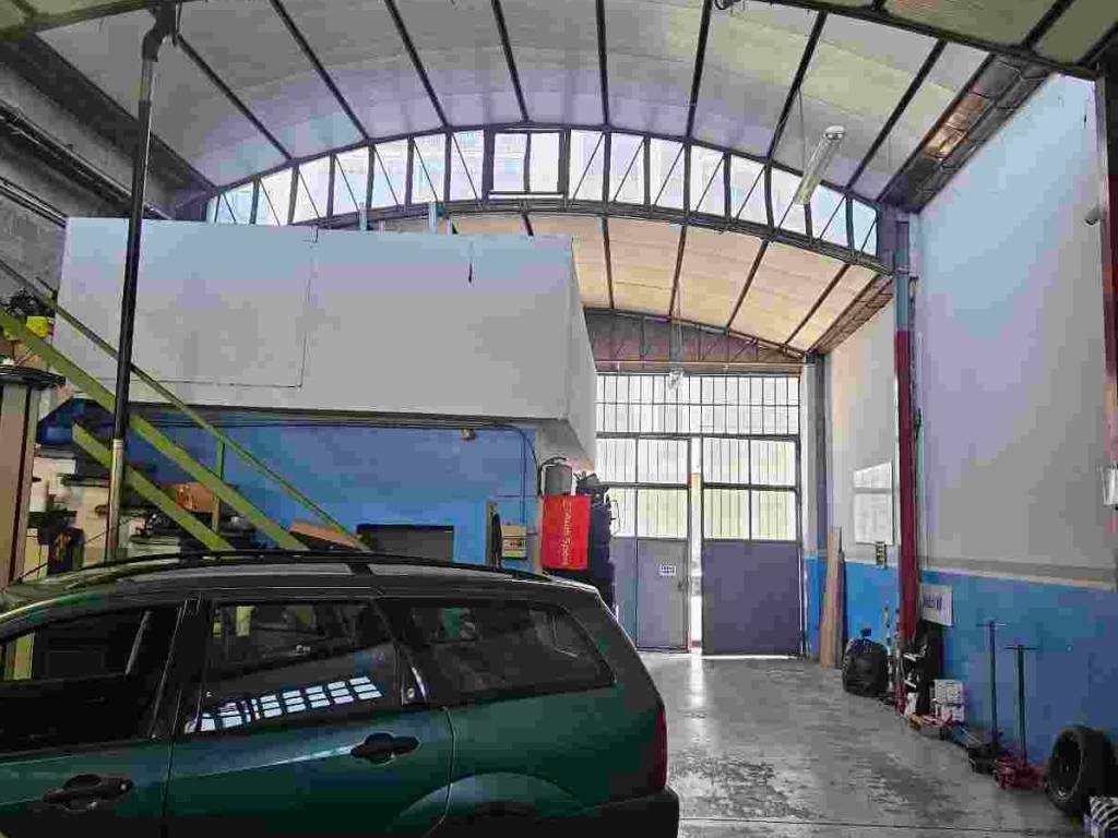 locale commerciale in vendita a Nichelino