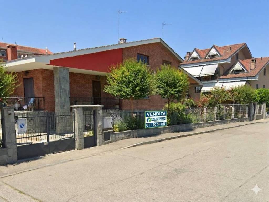 casa indipendente in vendita a Nichelino