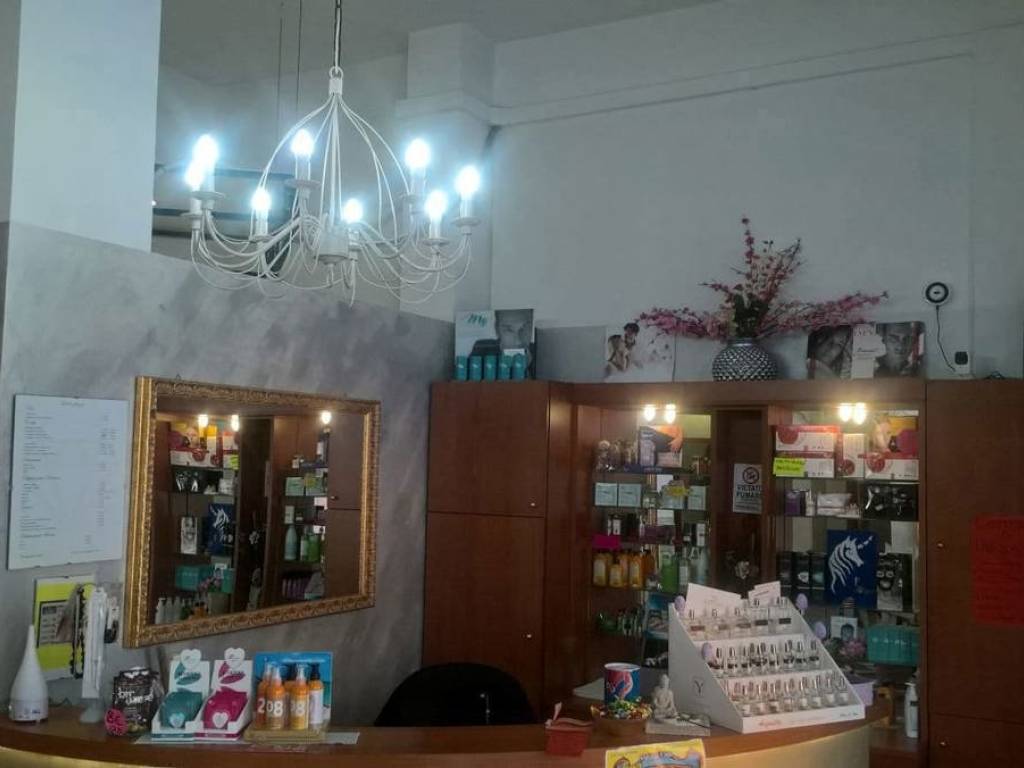 negozio in vendita a Nichelino