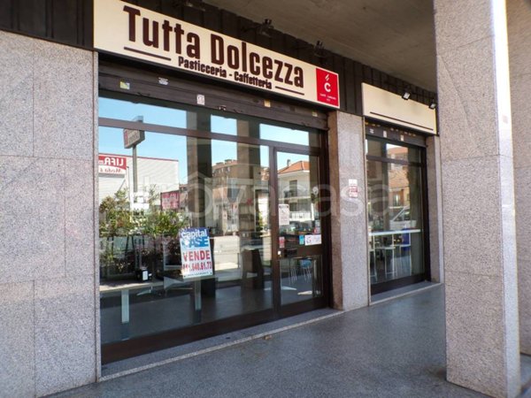 negozio in vendita a Nichelino in zona Crociera