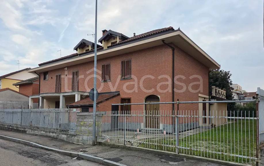 casa indipendente in vendita a Nichelino