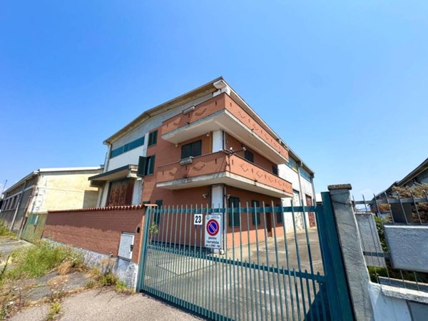 locale commerciale in vendita a Nichelino