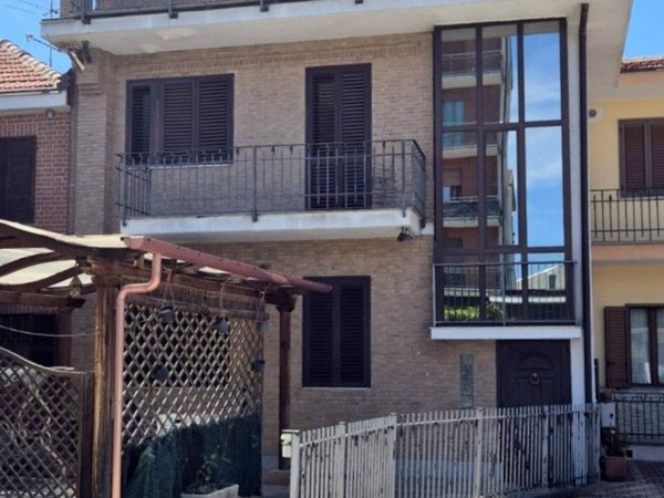 casa indipendente in vendita a Nichelino