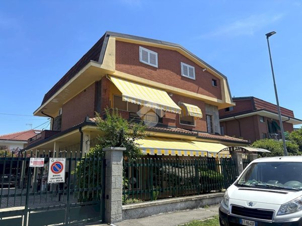 casa indipendente in vendita a Nichelino