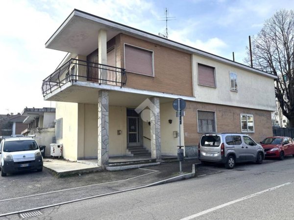 casa indipendente in vendita a Nichelino in zona Crociera
