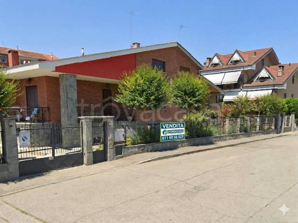 casa indipendente in vendita a Nichelino