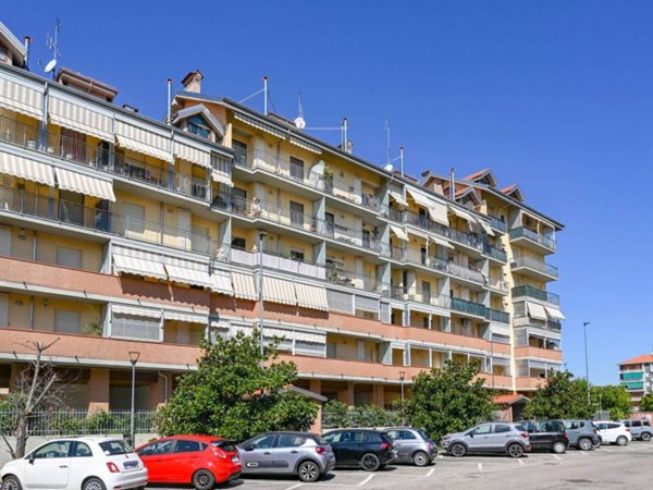 appartamento in vendita a Nichelino in zona Crociera