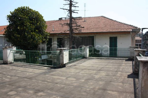 casa indipendente in vendita a Nichelino in zona Crociera
