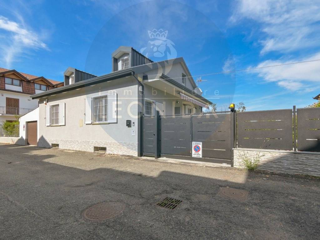 casa indipendente in vendita a Nichelino