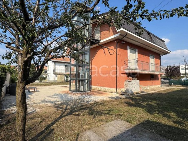 casa indipendente in vendita a Nichelino