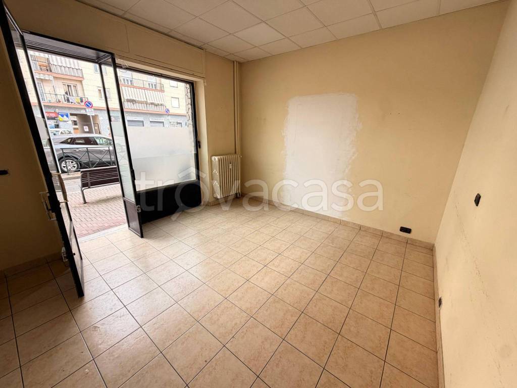 locale commerciale in vendita a Nichelino
