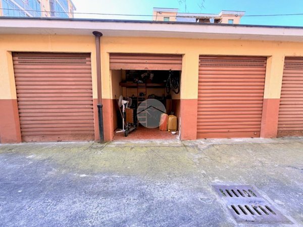 box auto in vendita a Nichelino in zona Crociera