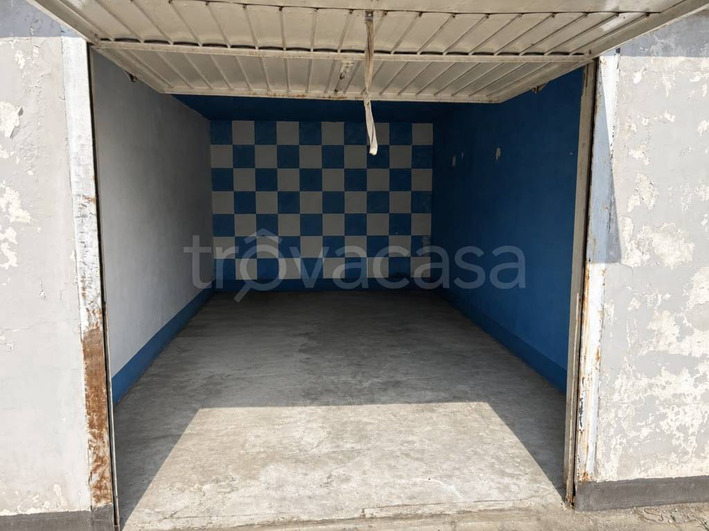 box auto in vendita a Nichelino in zona Crociera