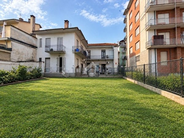 appartamento in vendita a Nichelino in zona Crociera