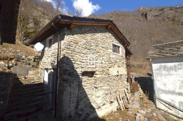 casa indipendente in vendita a Noasca in zona Pianchette