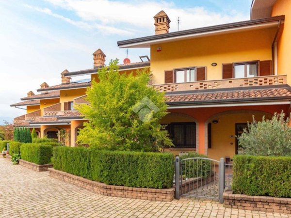 casa indipendente in vendita a Nole