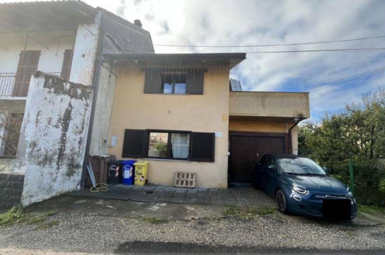casa indipendente in vendita a Nole
