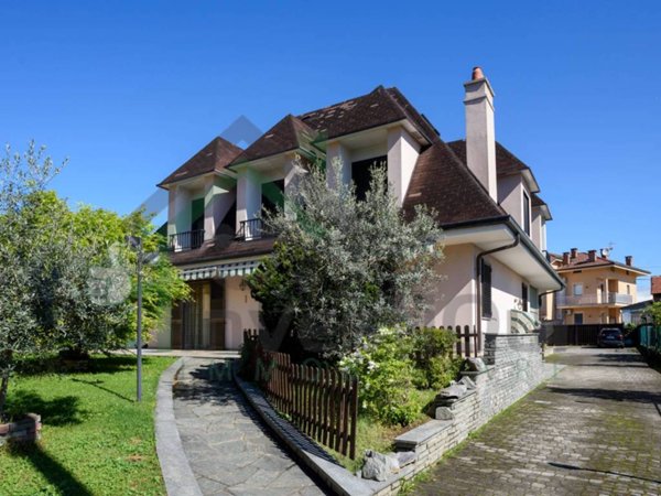 casa indipendente in vendita a Nole