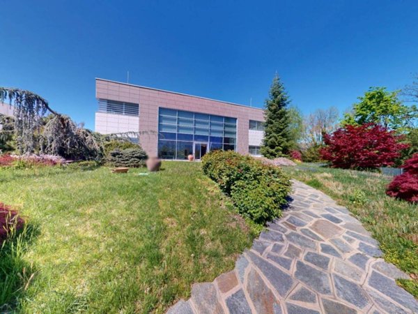 locale commerciale in vendita a Nole