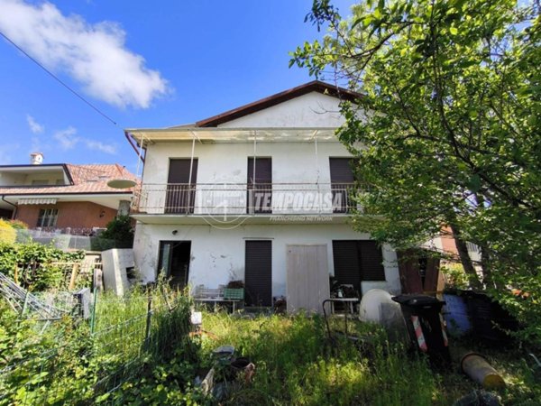 casa indipendente in vendita a Nole