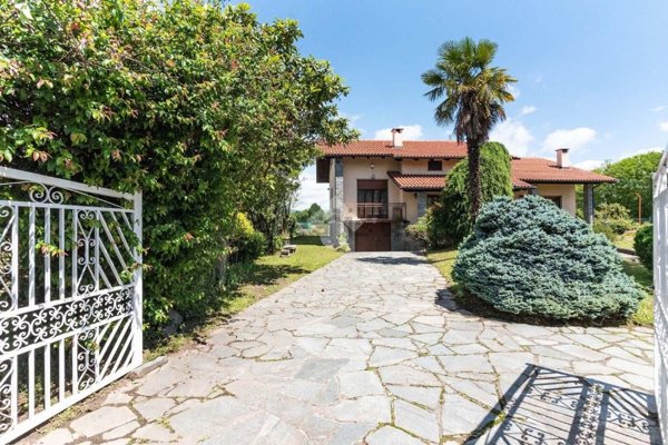casa indipendente in vendita a Nole