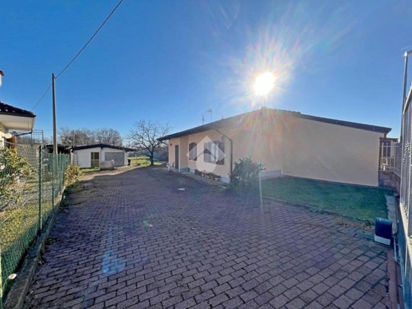 casa indipendente in vendita a Nole