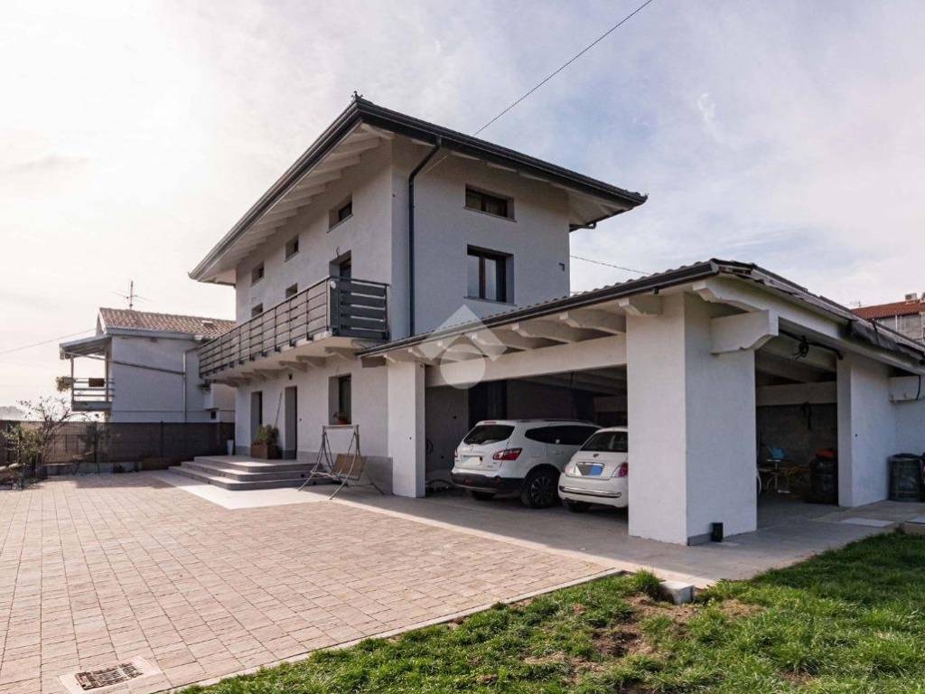 casa indipendente in vendita a Nole