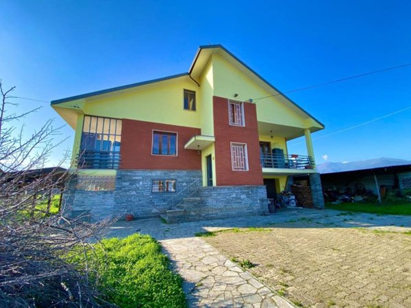 casa indipendente in vendita a Nole