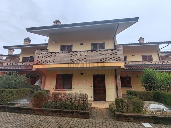 casa indipendente in vendita a Nole