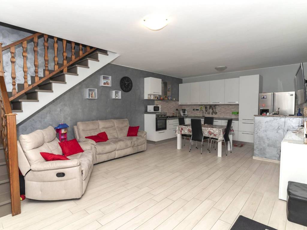 casa indipendente in vendita a Nole