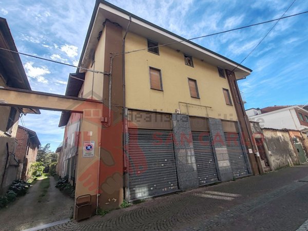 locale commerciale in vendita a Nole