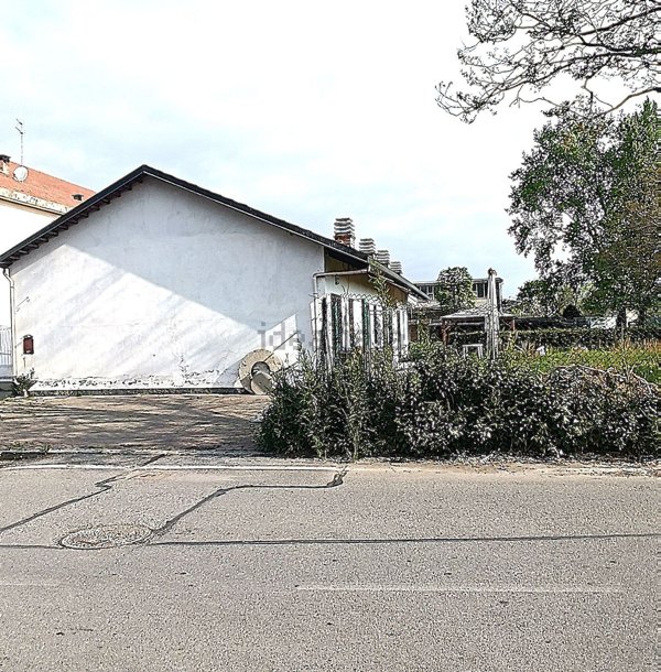 casa indipendente in vendita a Nole