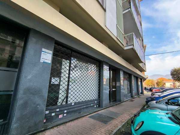 locale commerciale in vendita a Nole