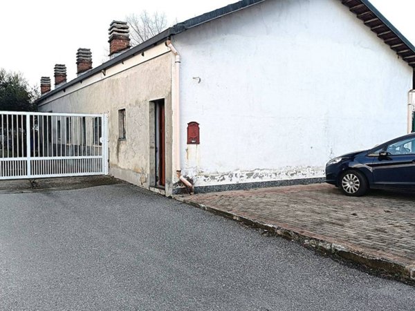 locale commerciale in vendita a Nole