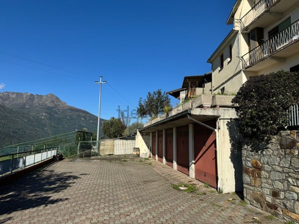 casa semindipendente in vendita a Nomaglio