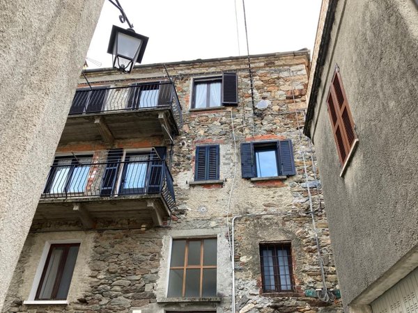 casa indipendente in vendita a Nomaglio