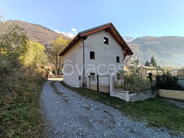 casa indipendente in vendita a Novalesa