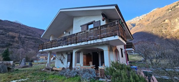 casa indipendente in vendita a Novalesa